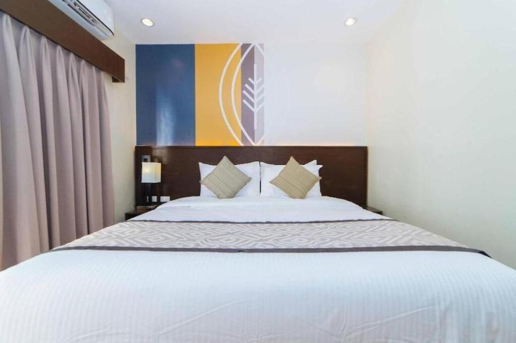 Whitewoods Convention And Leisure Hotel Silang Bagian luar foto