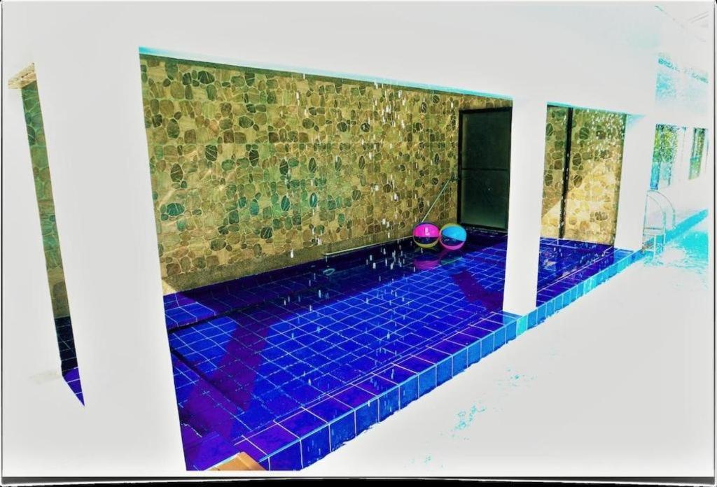 Whitewoods Convention And Leisure Hotel Silang Bagian luar foto