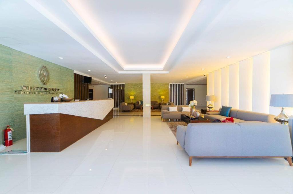 Whitewoods Convention And Leisure Hotel Silang Bagian luar foto