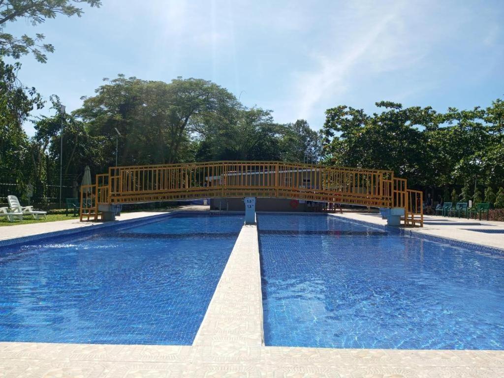Whitewoods Convention And Leisure Hotel Silang Bagian luar foto
