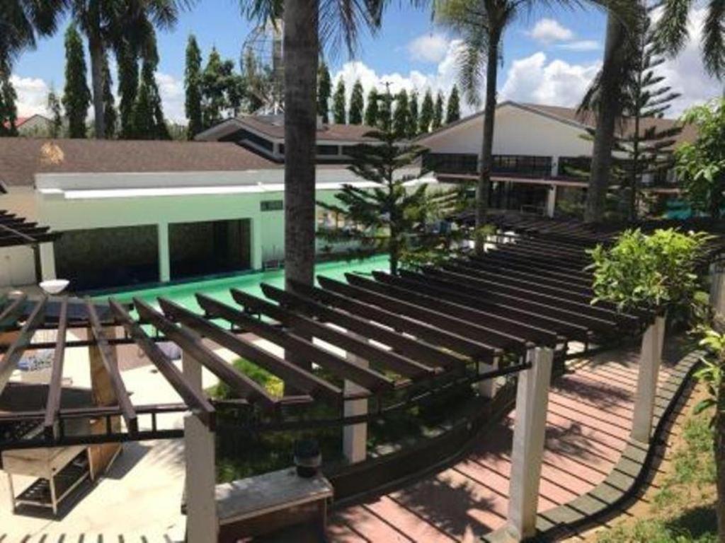 Whitewoods Convention And Leisure Hotel Silang Bagian luar foto